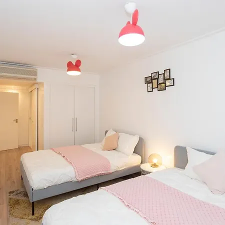 Expo River View Apartment Lisbon